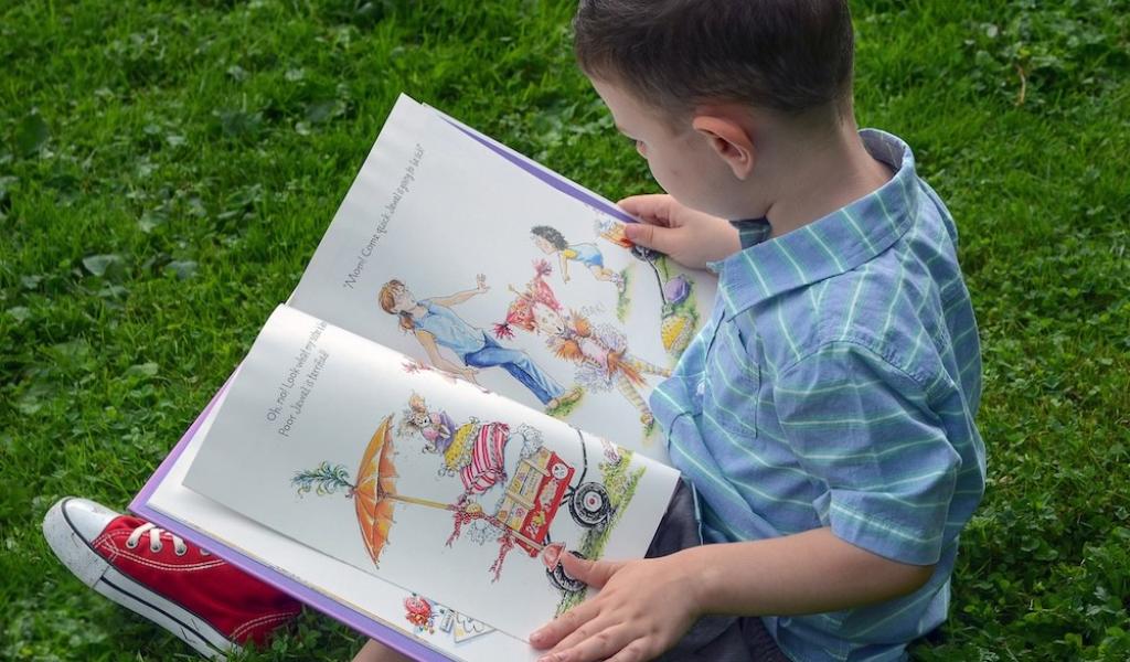 Les banques alimentaires distribueront aussi des livres aux enfants précarisés
