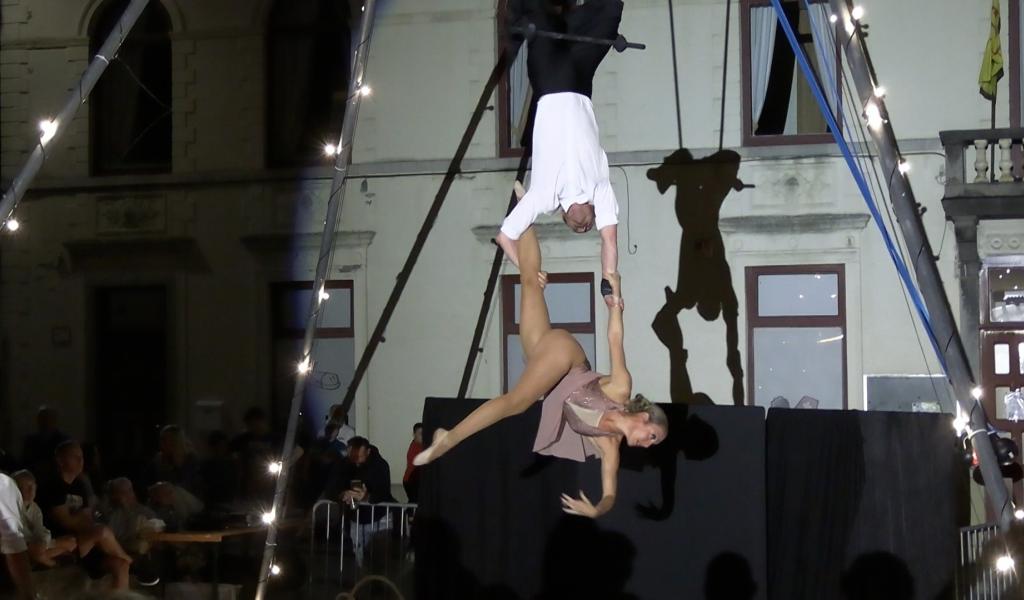 C Local : Sortie de Gilles et Spectacle Cirk’en Ciel à la fête de la poterie de Bouffioulx