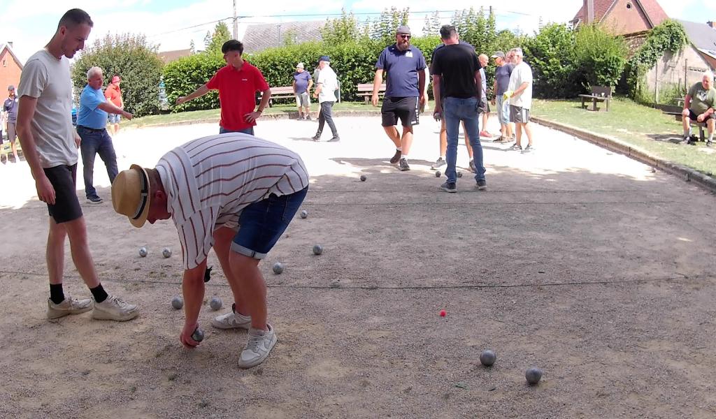 C Local : 6ème Concours de Pétanque sur la Place de Lobbes Bonniers