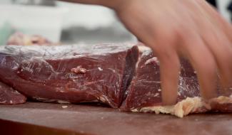 Beaumont : Biobeef, un nouvel atelier de découpe de viande certifié bio s'associe à une épicerie bio
