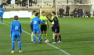 Les Dogues accrochés par la lanterne rouge