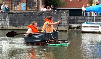 Thuin : une course de radeaux pas comme les autres a mis l'ambiance sur la Sambre ce dimanche