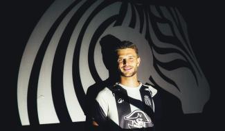 Charleroi recrute Filip Szymczak, un attaquant polonais de 23 ans, auprès du Lech Poznan