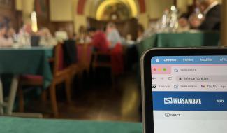 Charleroi défend sa télévision locale : le Conseil communal adopte une motion face à la réforme des médias de proximité