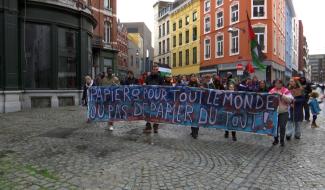 300 manifestants ont dit "non" à la construction d'un centre fermé à Jumet