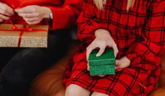 Opération Papa Noël : offrez un cadeau de Noël à un enfant dans le besoin