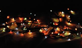 Testachats met en garde contre plusieurs modèles risqués de guirlandes de Noël