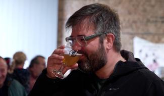 Bonnes mousses et battle d'arguédenne au festival de la bière « T'as Zouav ? »