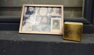 Pose d'un pavé de la mémoire à Lodelinsart pour une enfant cachée durant la guerre
