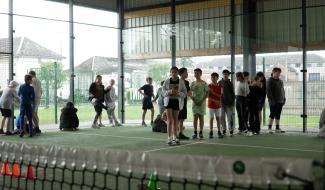 Chapelle-lez-Herlaimont : les Olympiades scolaires rassemblent les élèves autour du sport collectif