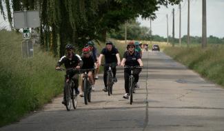 Tour de Wallonie : la randonnée cycliste de l'AVIQ a rassemblé 130 personnes extraordinaires à Lobbes