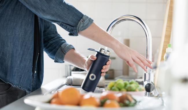 Pollution aux PFAS : la consommation d'eau du robinet et d'œufs identifiée comme déterminant majeur