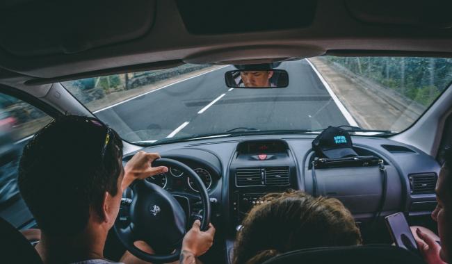 Selon une étude, 4 adolescents sur 10 ne bouclent pas toujours leur ceinture à l'arrière