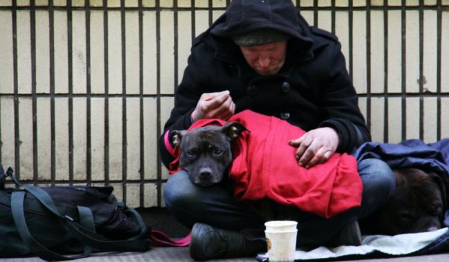 La Croix-Rouge dénonce le manque de solution contre la hausse du sans-abrisme