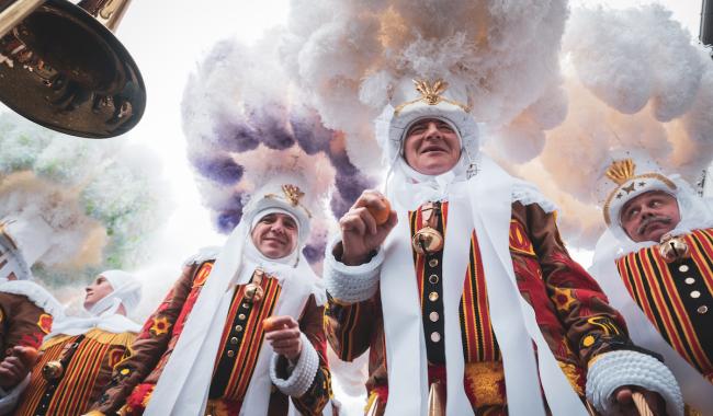 Au parlement wallon, la majorité veut renforcer la promotion touristique du folklore