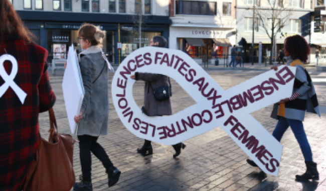 La 7ème campagne Ruban blanc soulignera notamment les formes multiples que prennent les violences faites aux femmes