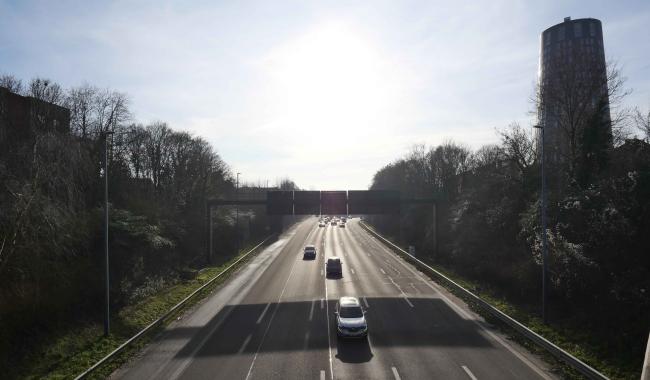 Vignette automobile: le ministre Desquesnes confirme sa volonté d'avancer avec la Flandre