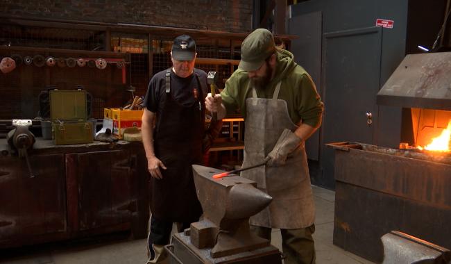 Au Bois du Cazier, des passionnés proposent des initiations à la forge