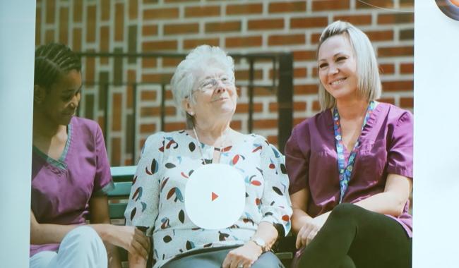 Des Carolos créent Kando pour alléger le travail en maison de repos