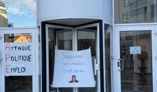 La réunion de la ministre Galant avec les médias de proximité reportée