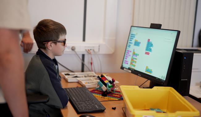 Des robots en Legos créés par des ados à Technofutur TIC