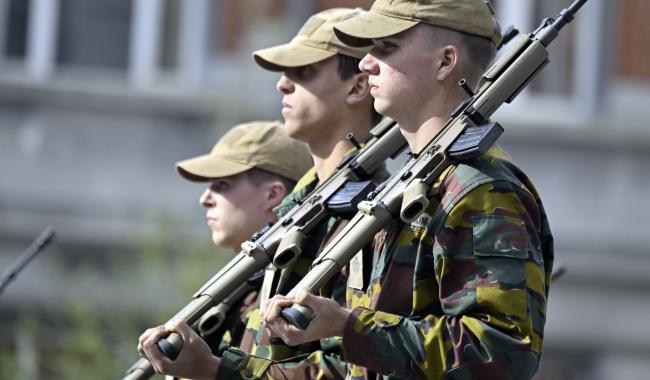 Les jeunes de 17 ans recevront en novembre une lettre sur le service militaire volontaire