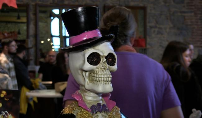 C Local : Le Chaudron de Salem à la Distillerie de Biercée