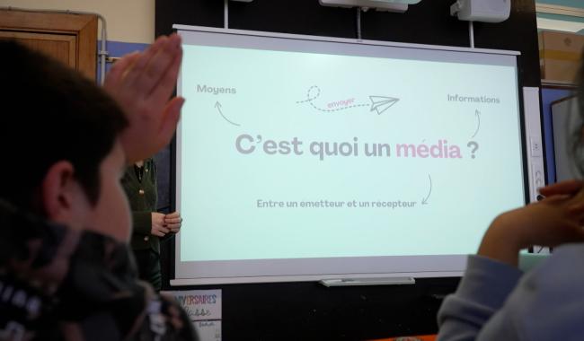 Les médias expliqués à des élèves de 6e primaire à Gozée
