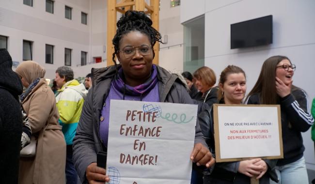 « 300 enfants sans places, 80 accueillantes sans emploi » : Les Petits Câlins alertent