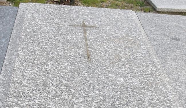 Vol de 135 croix en métal aux cimetières de Frasnes-lez-Gosselies !