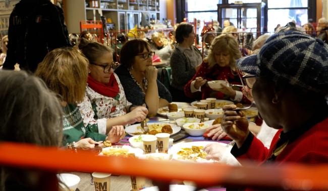 Noël avant l’heure pour les plus pauvres à la Maison des Huit Heures