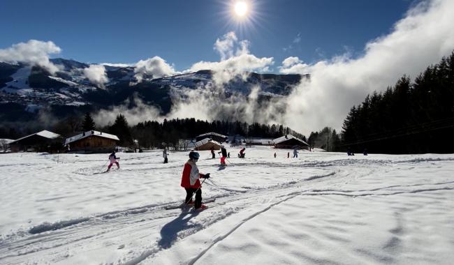 Les familles des enfants carolos devront débourser davantage pour les classes de neige