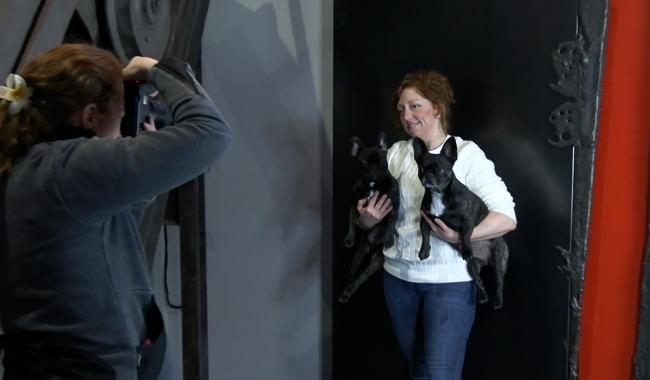 C Local : shooting photo canin-humain au Bois du Cazier