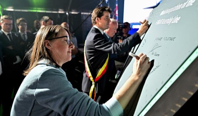 La première ligne d'assemblage des empennages de F-35 officiellement inaugurée à Gosselies