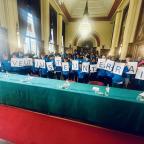 « On veut juste un terrain » : des enfants présents au conseil communal carolo