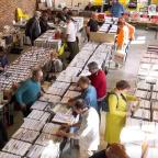 Succès pour la première foire aux disques de Farciennes