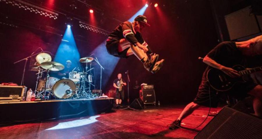 Le monde des arts de la scène tire la sonnette d'alarme