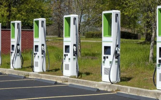 Les bornes de recharge désormais autorisées sur toutes les aires d'autoroute wallonnes