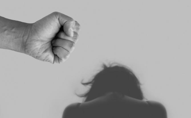 Le barreau de Charleroi veut mieux aider les victimes de violences intrafamiliales