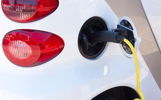 Véhicules électriques: le marché de 3.400 bornes bientôt concrétisé en Wallonie