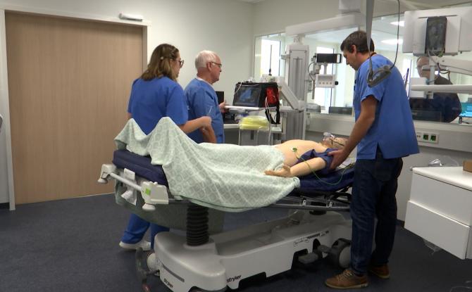 FWB: la réforme des formations aux métiers de l'art infirmier définitivement validée