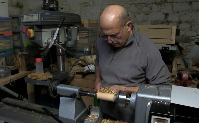C Local : Portrait de Philippe Brédat, tourneur sur bois