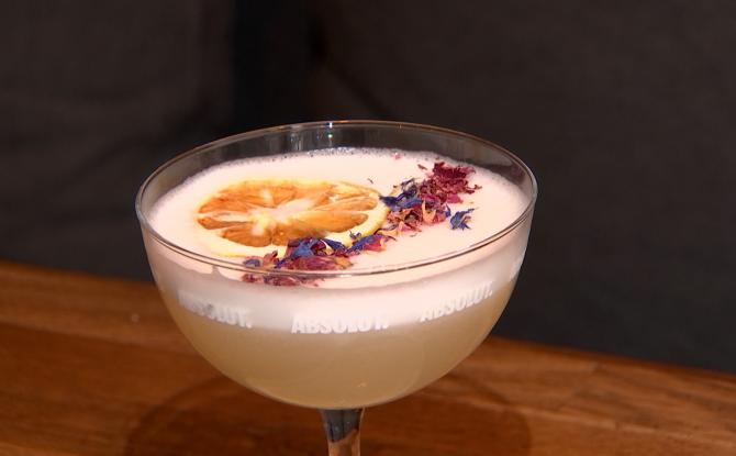 Leeroy, barman carolo, brille avec un cocktail audacieux au saumon