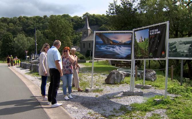 Lompret: Découverte de l'exposition " Les Plus Beaux Villages de la Terre"