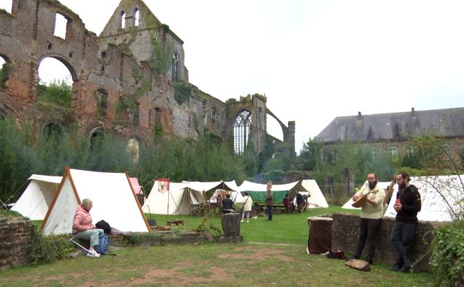 L’Abbaye d’Aulne replonge au cœur du Moyen-Âge