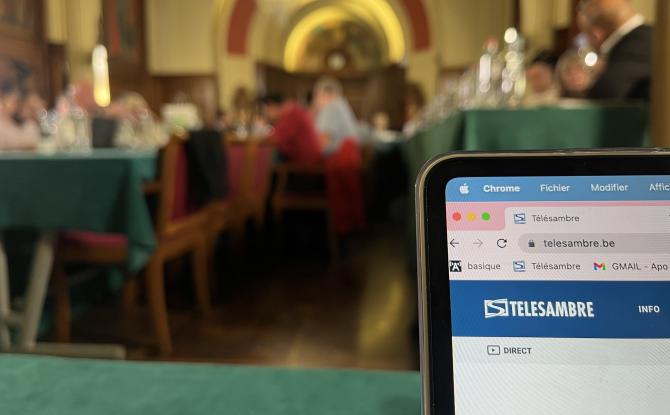 Charleroi défend sa télévision locale : le Conseil communal adopte une motion face à la réforme des médias de proximité