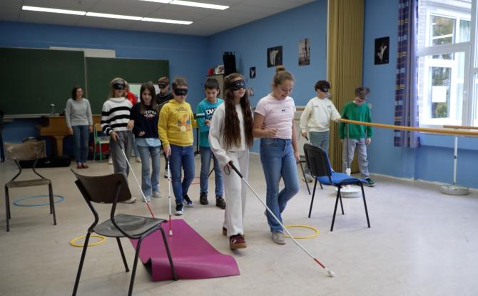 Montigny-le-Tilleul : des ateliers à l'école Dr. Cornet pour démystifier le handicap visuel