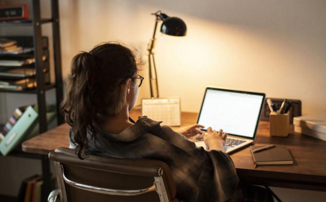 Le loyer moyen pour un kot avec charges avoisine les 600 € à Bruxelles et 465 € en Wallonie