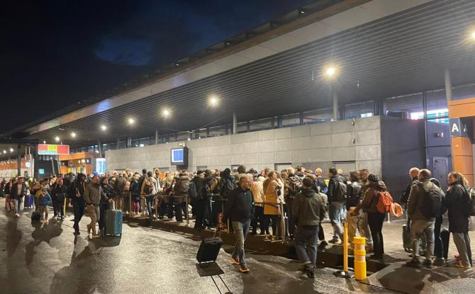 Files à l’aéroport de Charleroi : bilan et solutions
