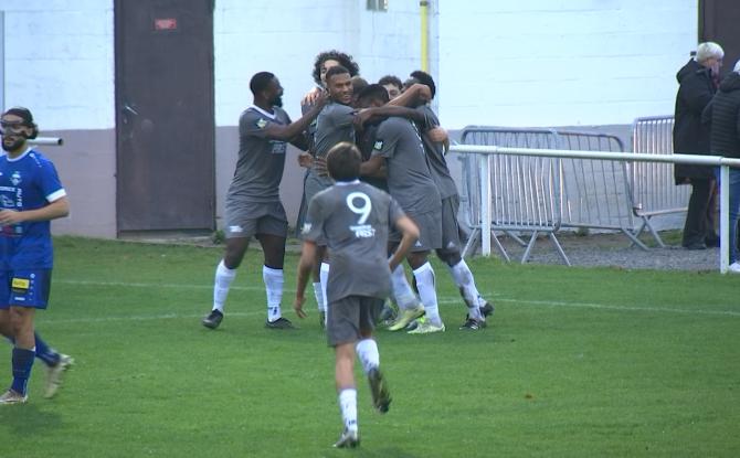 Douche froide et pluie de buts à Monceau